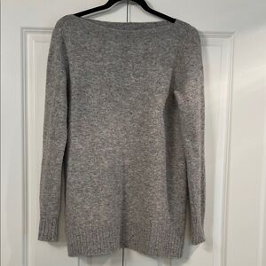 Women’s Loft sweater. Size medium.